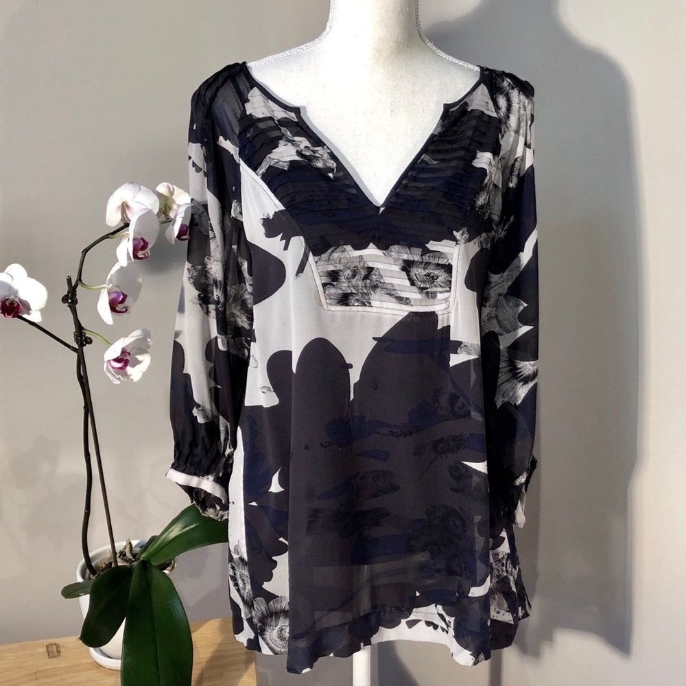 ⬇️ SALE Banana Republic Silk Blouse with camisole